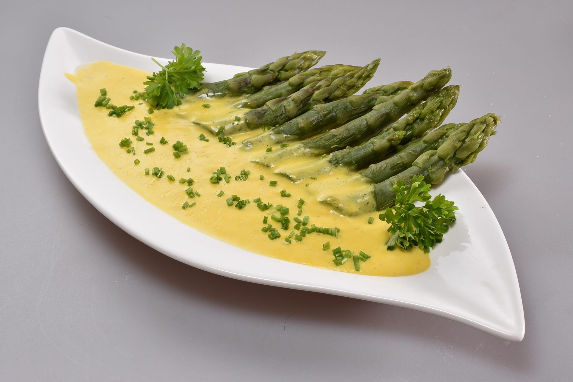 Spárga hollandi mártással 