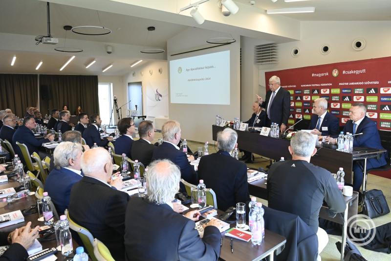 Javuló játékvezetői teljesítmény, harminc éve nem látott érdeklődés