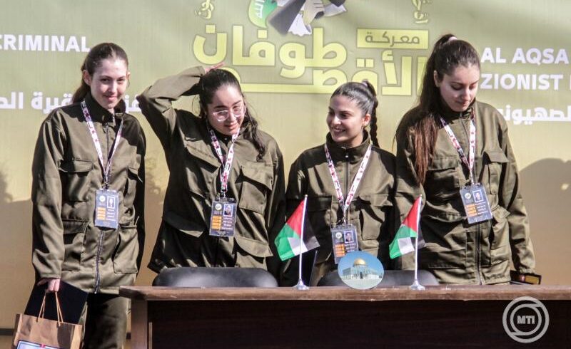 A Hamász szabadon engedett négy elrabolt izraeli katonanőt