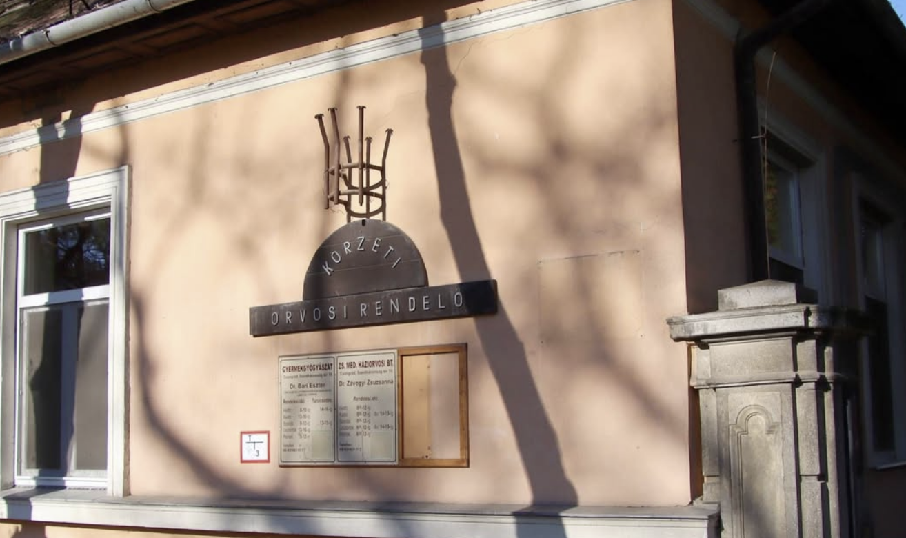 170 millióból újul meg a Szentháromság téri orvosi rendelő Csongrádon