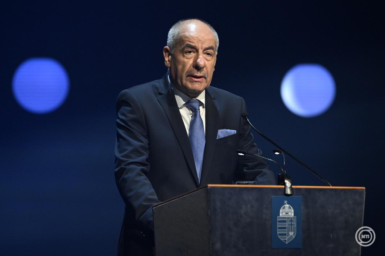 Sulyok Tamás megfontolásra visszaküldte a veszélyhelyzeti rendeletek törvényi szintre emeléséről szóló törvényt