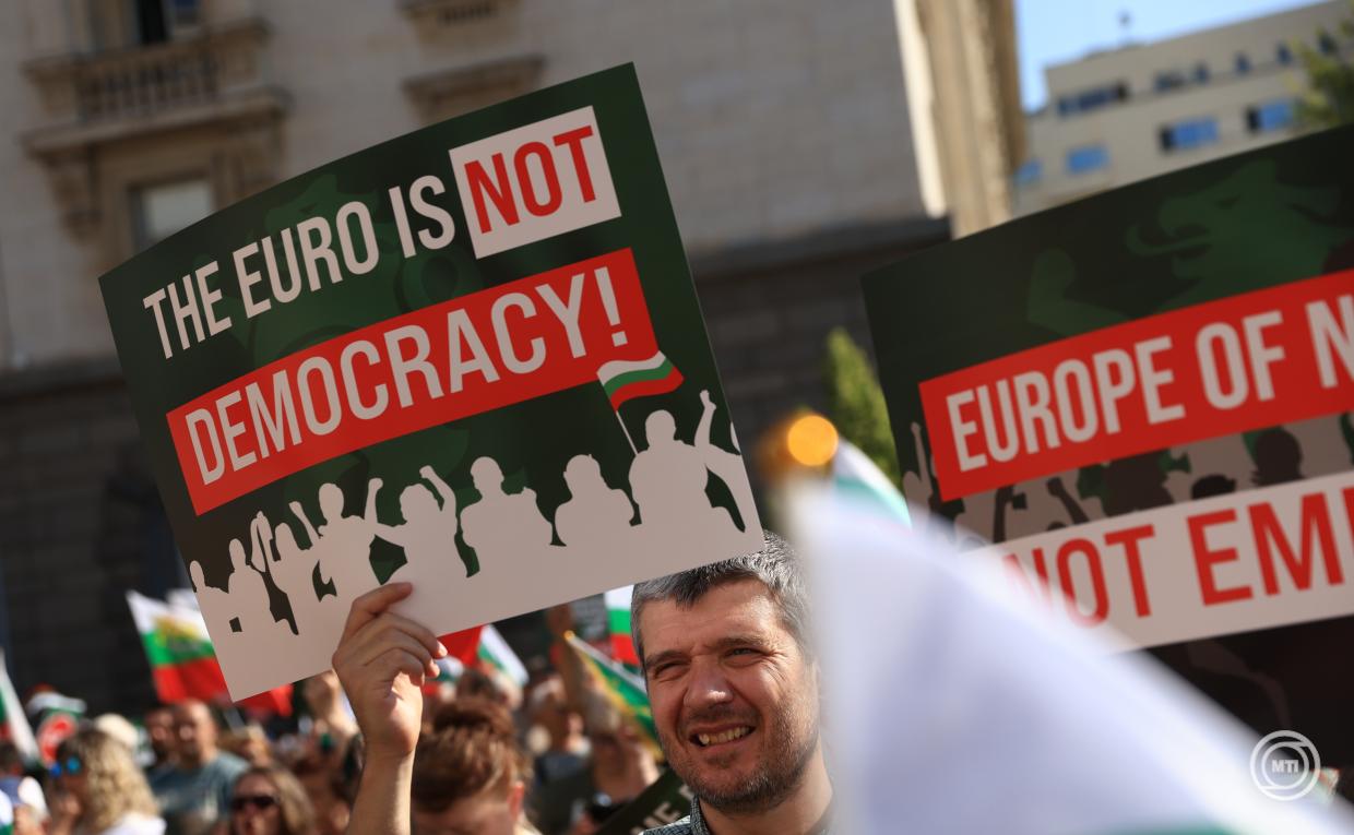 Bulgária jövő év elején csatlakozhat az euróövezethez