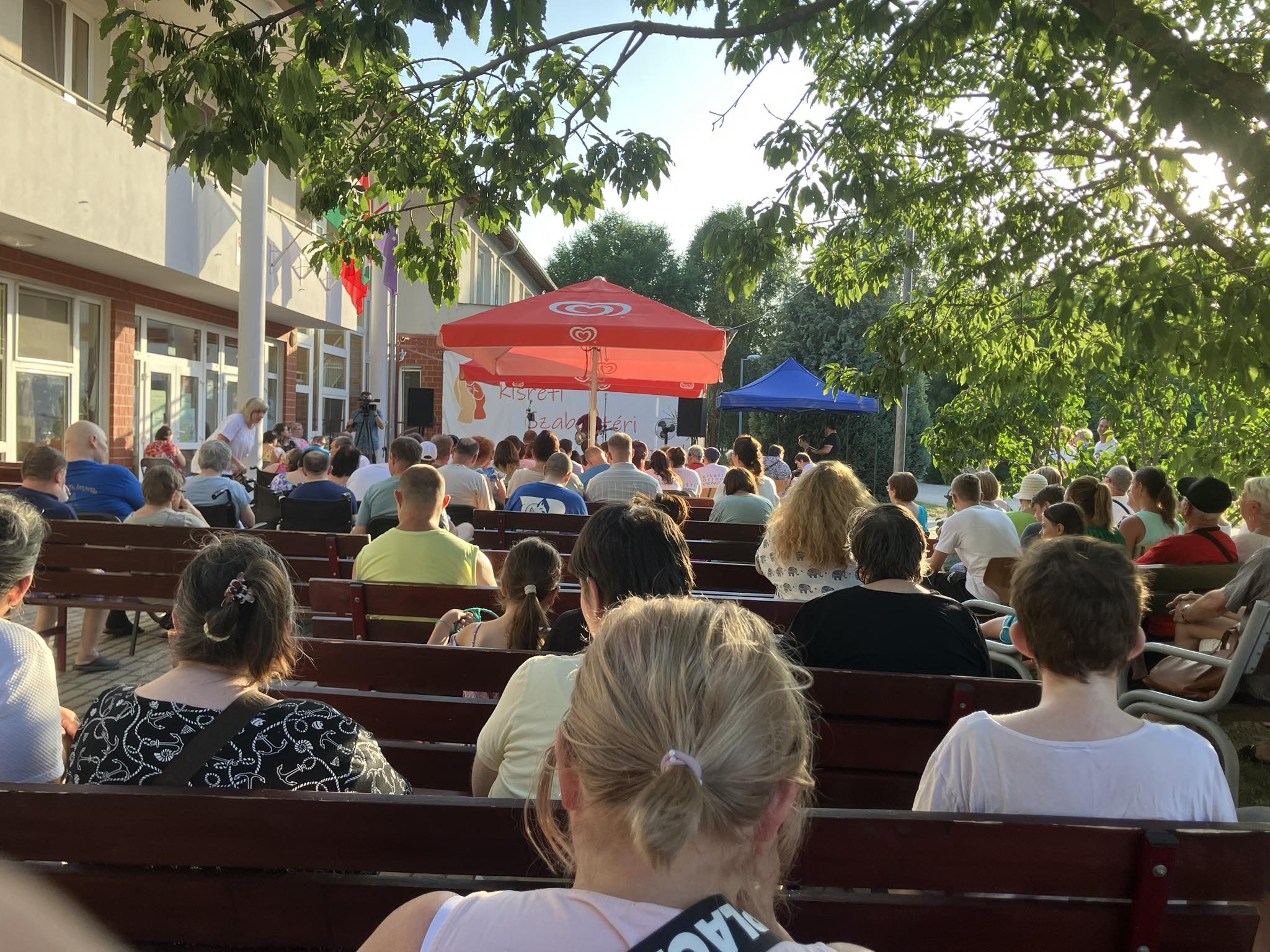 Színes családi színházi est várja az érdeklődőket csütörtökön a Kisréti Otthon színpadán