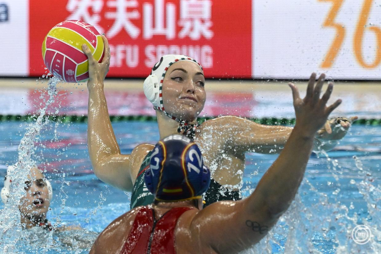 A spanyolok kiütésével döntőben a női vízilabda-válogatott