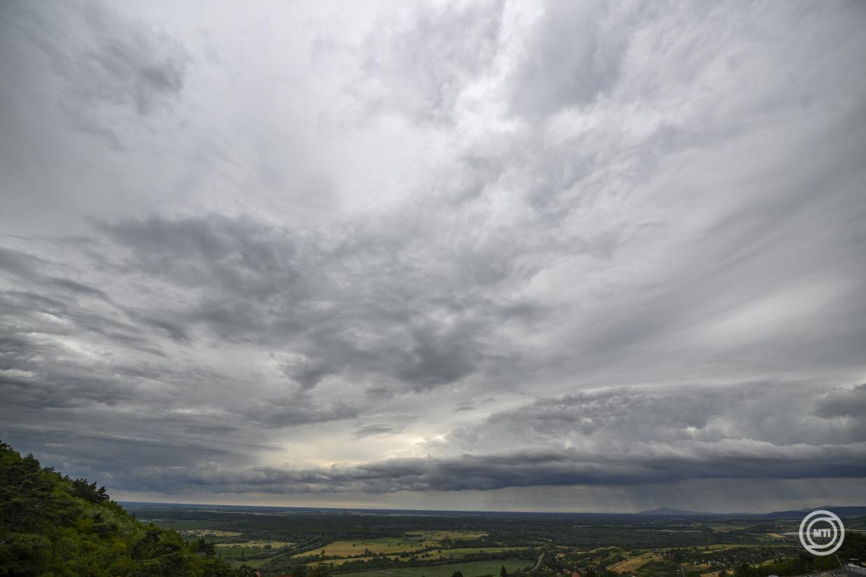 A következő héten több hullámban áztató eső érkezik