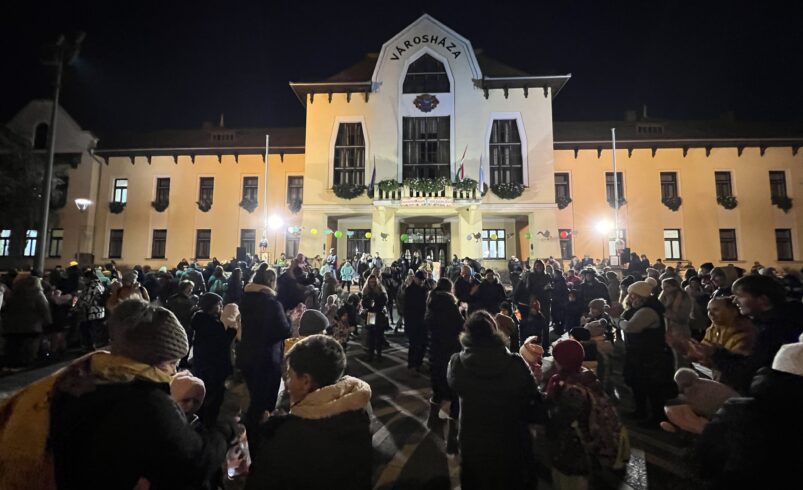Márton Napi Vigadalom Csongrádon – lampionos felvonulás, táncház és tűzzsonglőrök a Kossuth téren